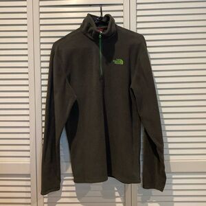 Men’s North Face Half Zip Fleece Pullover. Green. Size Small.